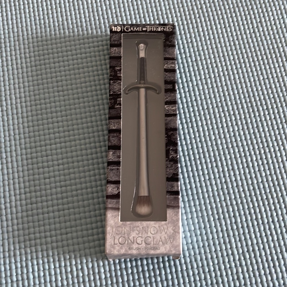 URBAN DECAY- GOT JON SNOW EYE SHADOW BRUSH